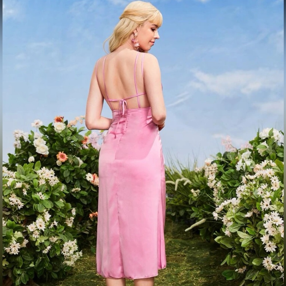 Women’s Front Ruched Dress - Picture 3 of 4